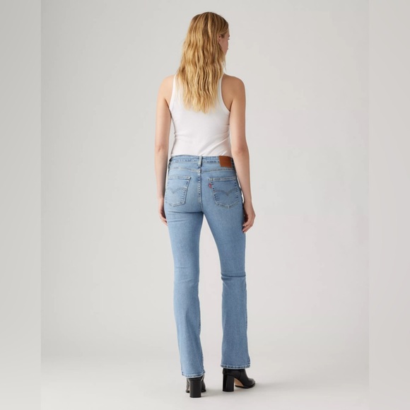 Levi's NWT 725 High-Rise Bootcut Jeans - Picture 3 of 9